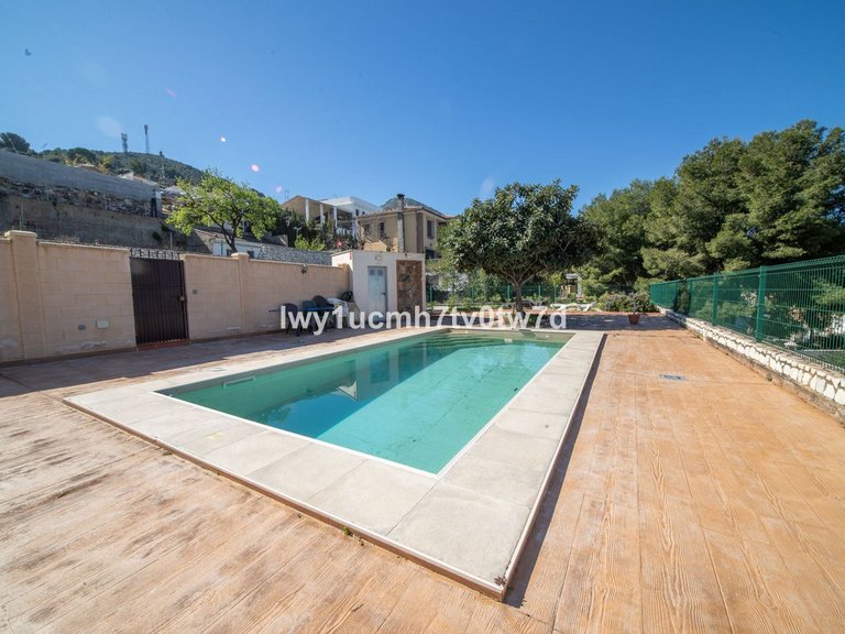 Villa for Sale in Alhaurín De La Torre, Malaga 25