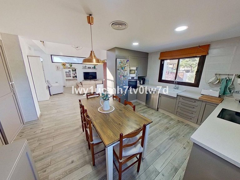 Villa for Sale in Alhaurín De La Torre, Malaga 29