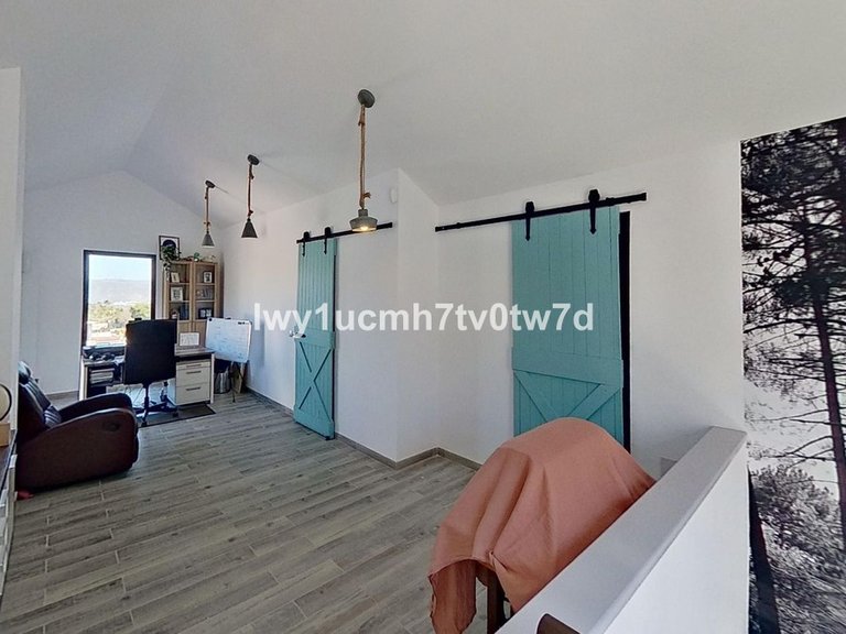 Villa for Sale in Alhaurín De La Torre, Malaga 9