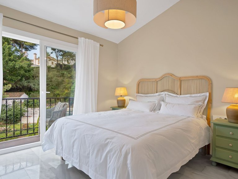 Villa for Sale in Calahonda, Malaga 1