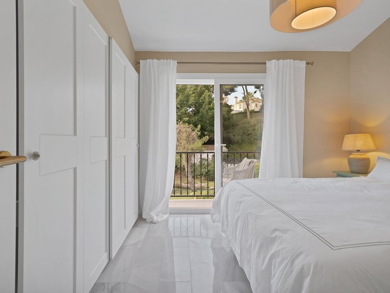Villa for Sale in Calahonda, Malaga 6