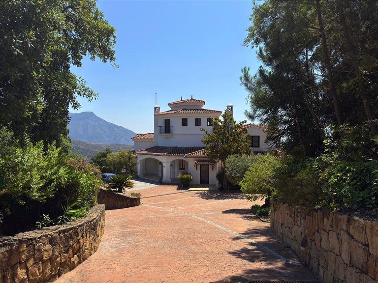 Villa for Sale in La Zagaleta, Malaga 5