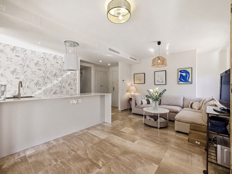 Apartment for Sale in Las Chapas, Malaga 8