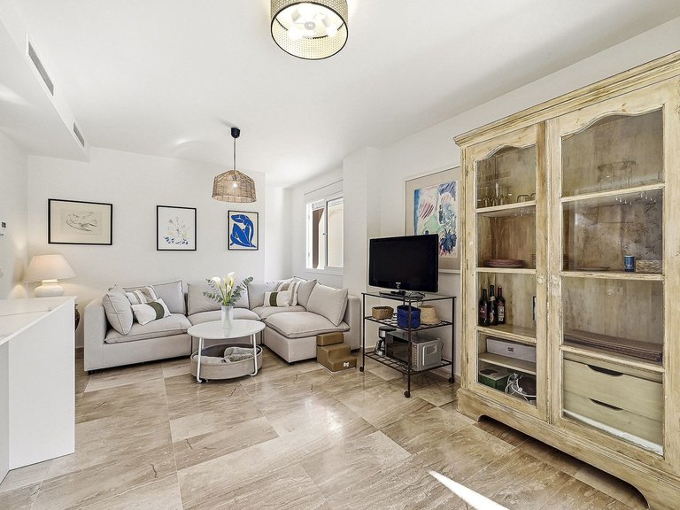Apartment for Sale in Las Chapas, Malaga 9