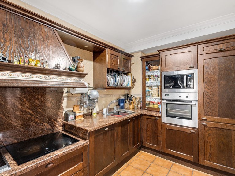 Villa for Sale in Estepona, Malaga 13