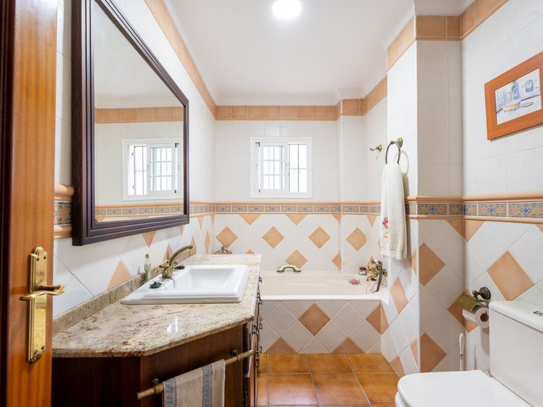 Villa for Sale in Estepona, Malaga 14