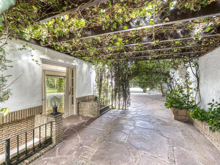 Villa for Sale in Los Monteros, Malaga 2
