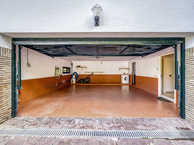 Villa for Sale in Los Monteros, Malaga 29