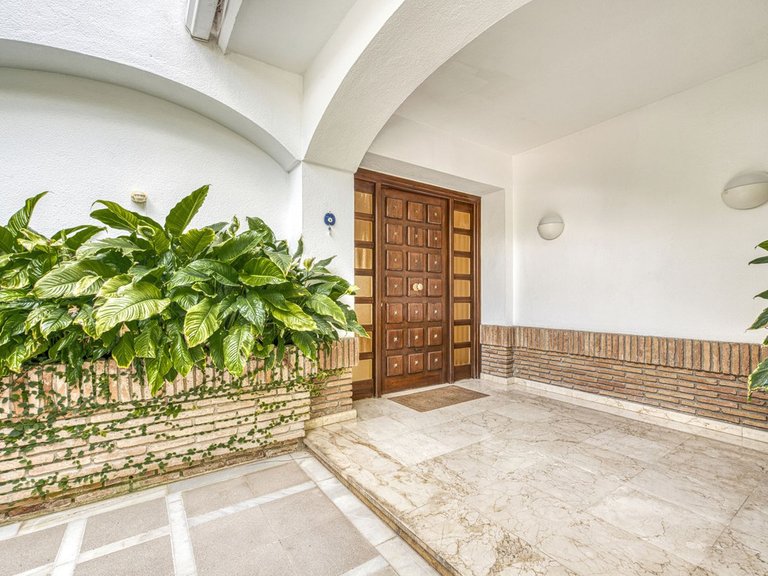 Villa for Sale in Los Monteros, Malaga 38