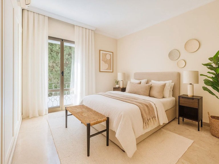 Villa for Sale in Los Monteros, Malaga 41