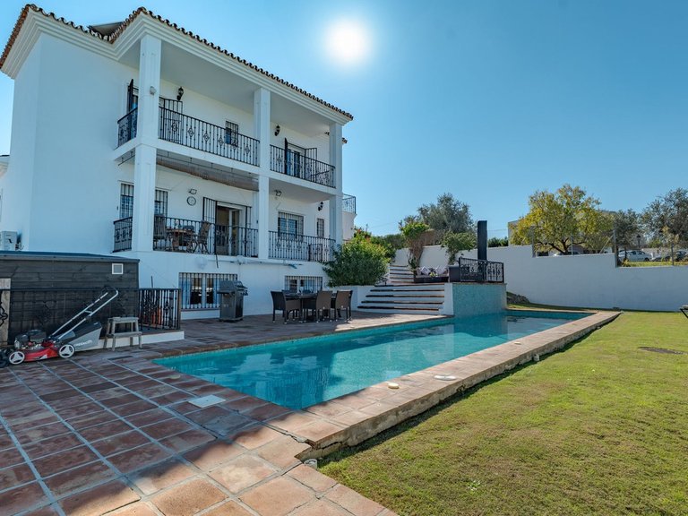 Villa for Sale in Alhaurín El Grande, Malaga 66