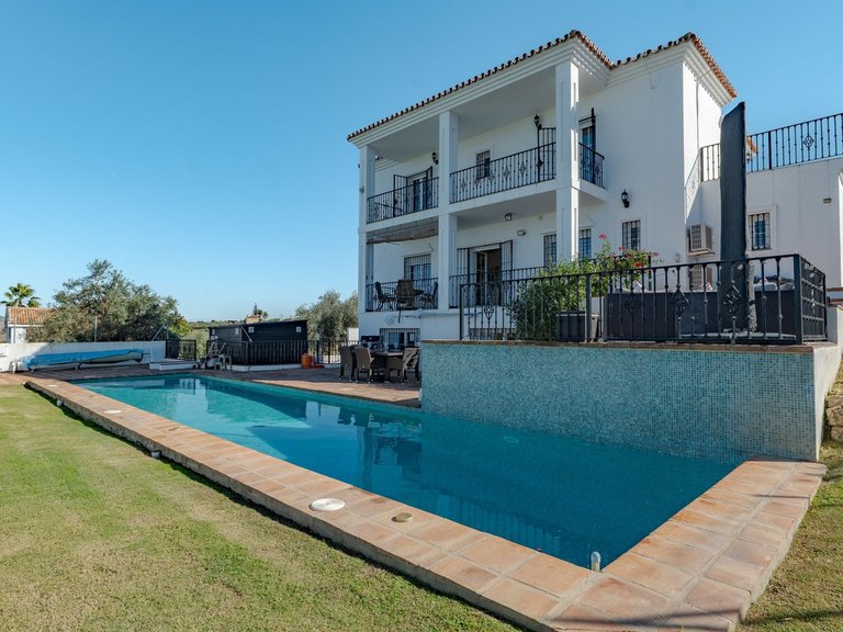 Villa for Sale in Alhaurín El Grande, Malaga 67