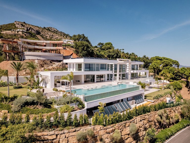 Villa for Sale in Benahavís, Malaga 13