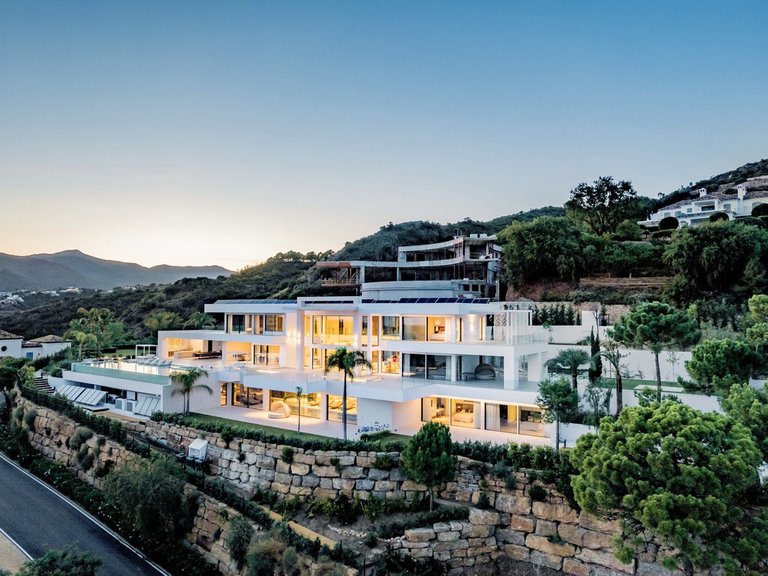 Villa for Sale in Benahavís, Malaga 34