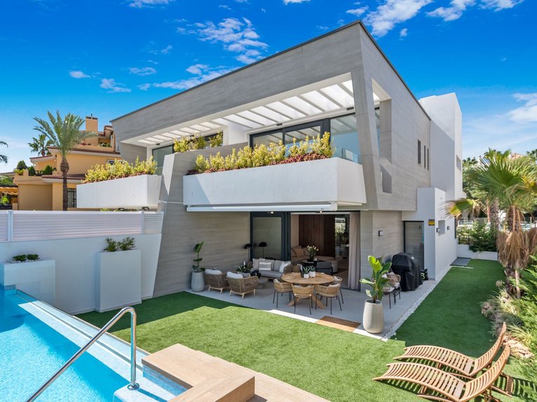 Town House for Sale in Puerto Banús, Malaga 1