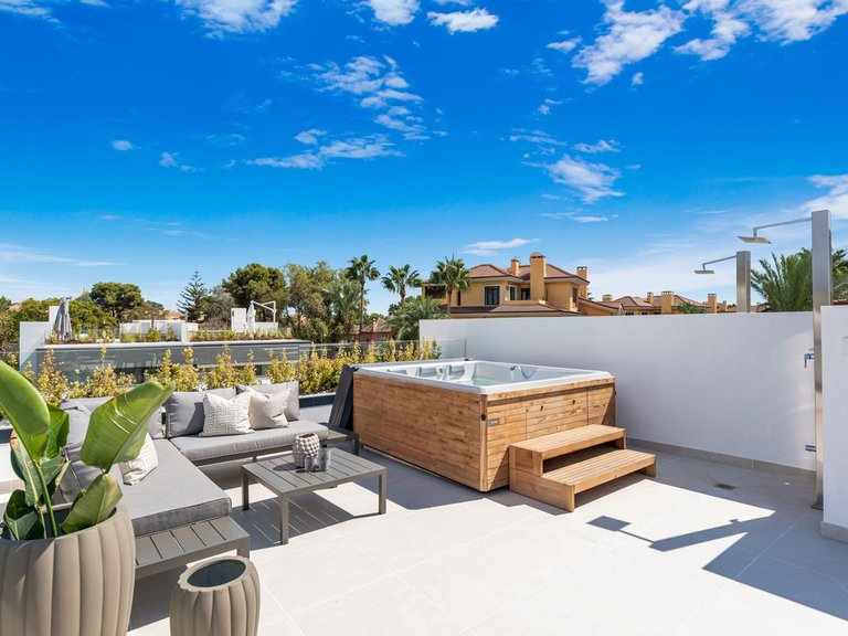 Town House for Sale in Puerto Banús, Malaga 2