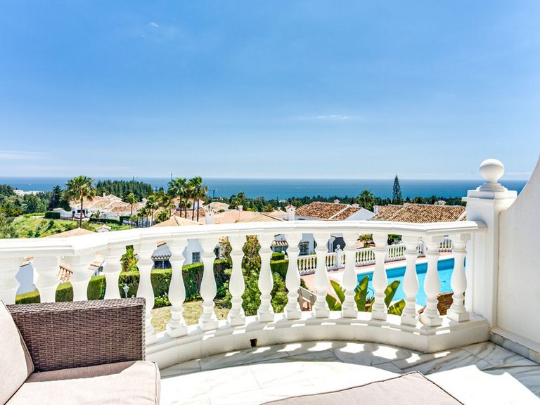 Apartment for Sale in El Chaparral, Malaga 1