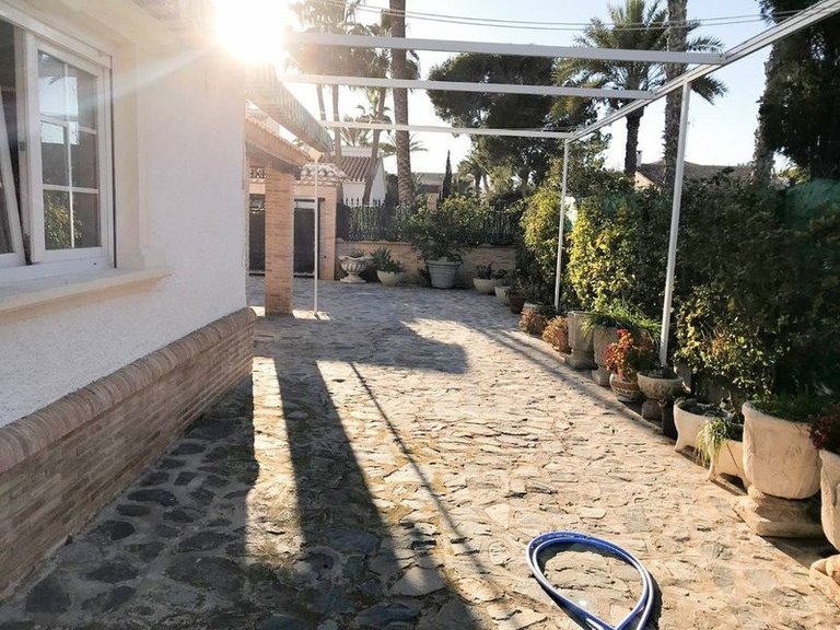 Villa for Sale in Cabo Roig, Alicante 23