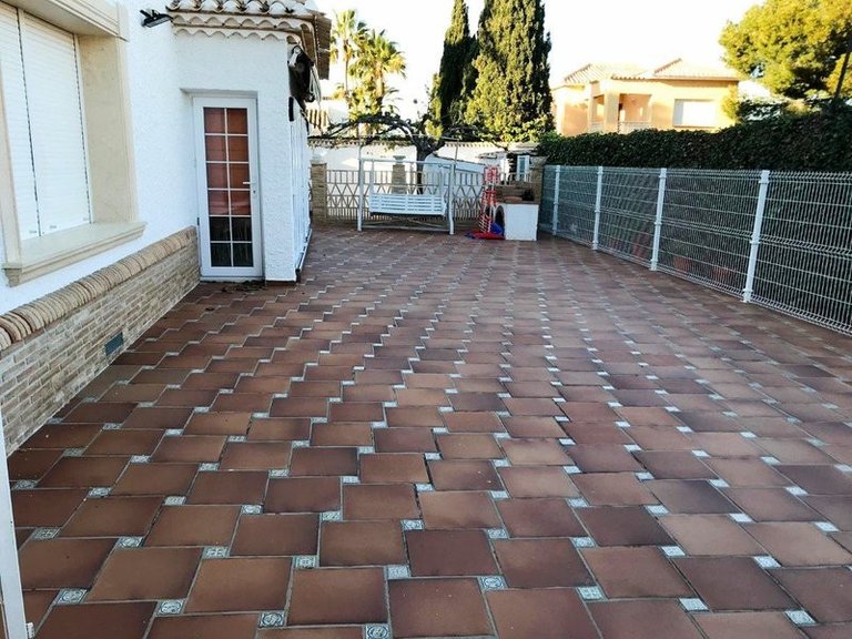 Villa for Sale in Cabo Roig, Alicante 8