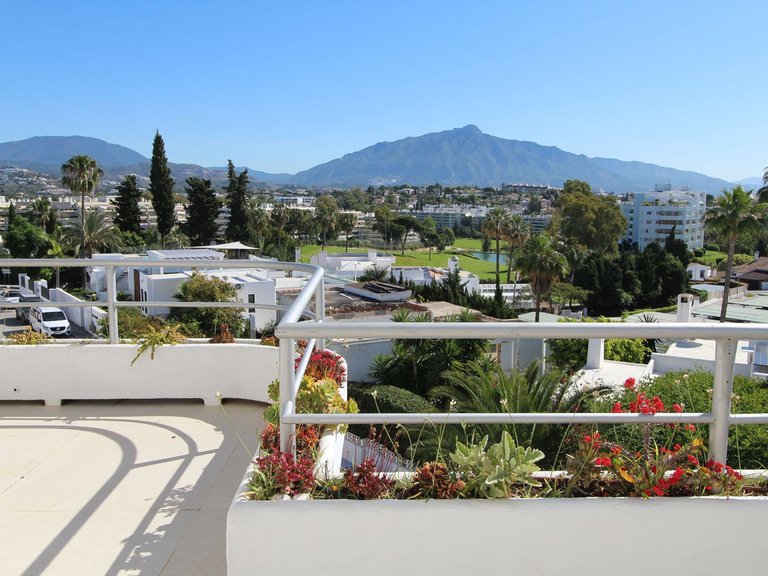Apartment for Sale in Guadalmina Alta, Malaga 20