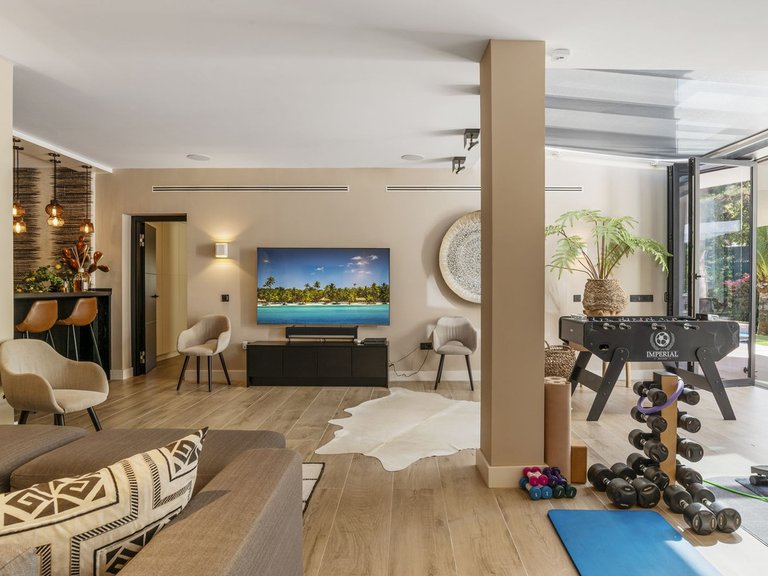 Villa for Sale in El Rosario, Malaga 15