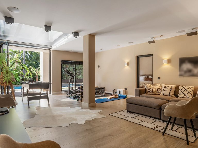 Villa for Sale in El Rosario, Malaga 16