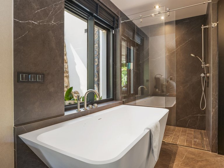 Villa for Sale in El Rosario, Malaga 19