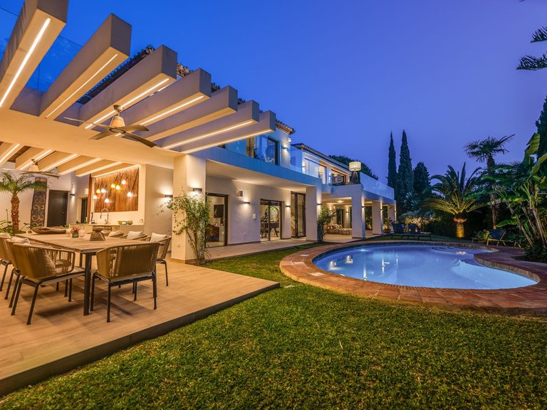 Villa for Sale in El Rosario, Malaga 2