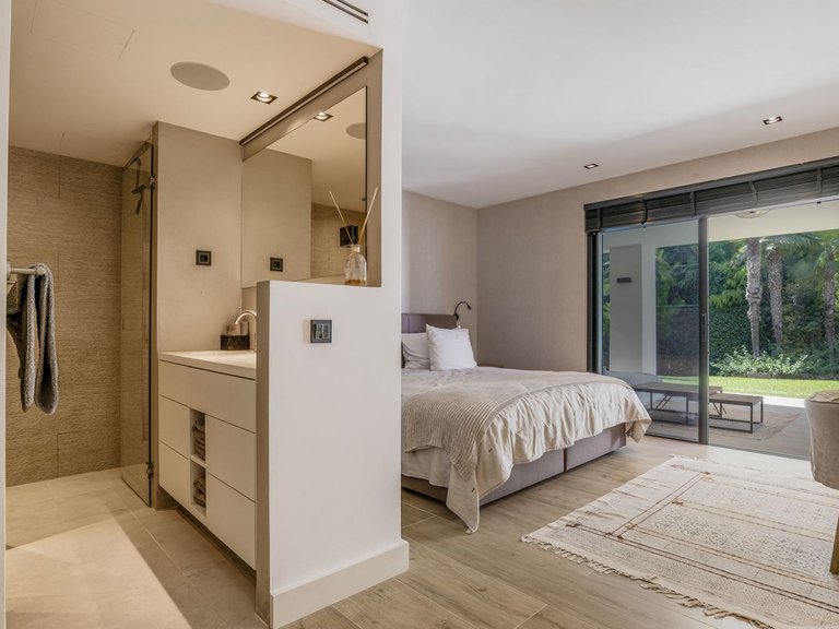Villa for Sale in El Rosario, Malaga 20