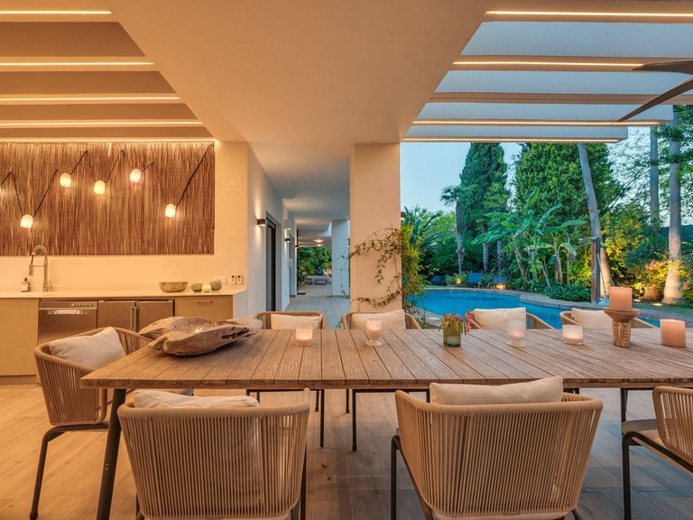Villa for Sale in El Rosario, Malaga 28