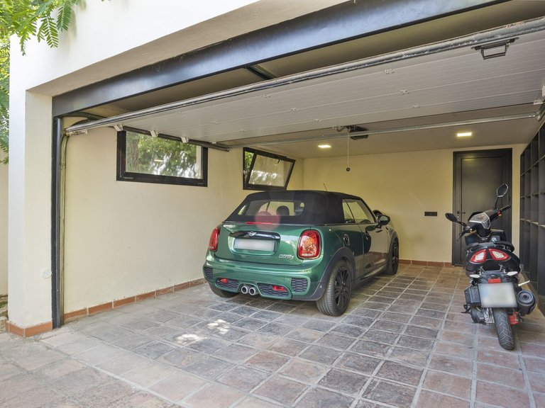 Villa for Sale in El Rosario, Malaga 37