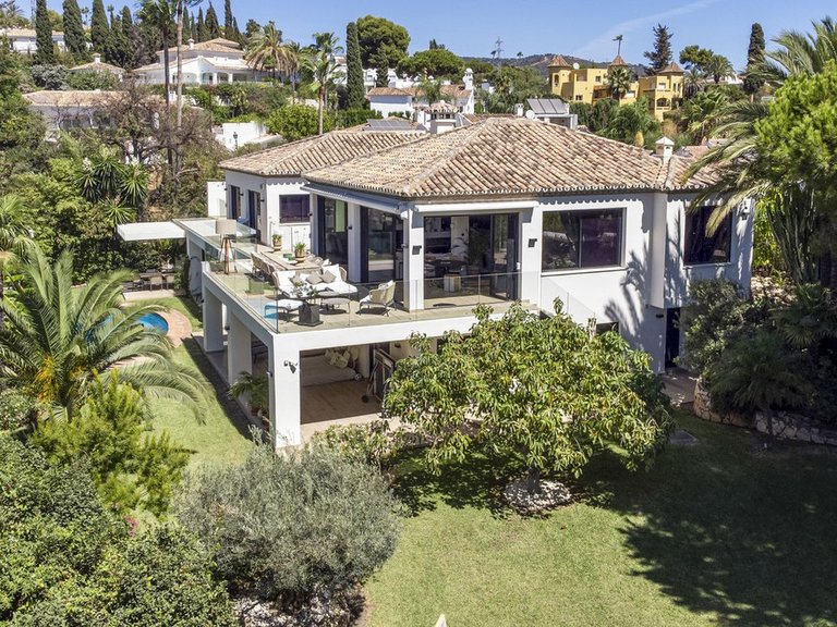 Villa for Sale in El Rosario, Malaga 4