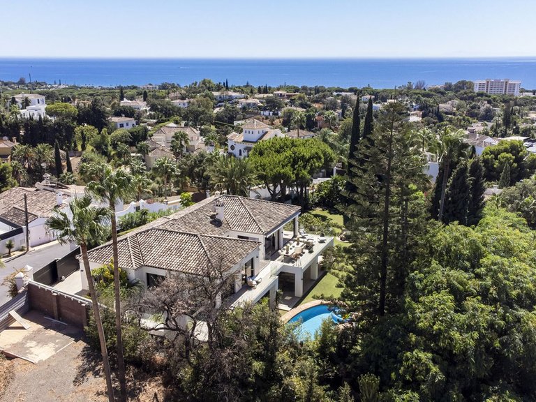 Villa for Sale in El Rosario, Malaga 44