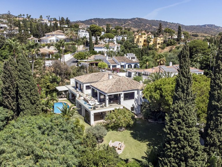 Villa for Sale in El Rosario, Malaga 46