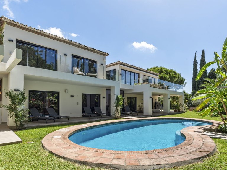 Villa for Sale in El Rosario, Malaga 47