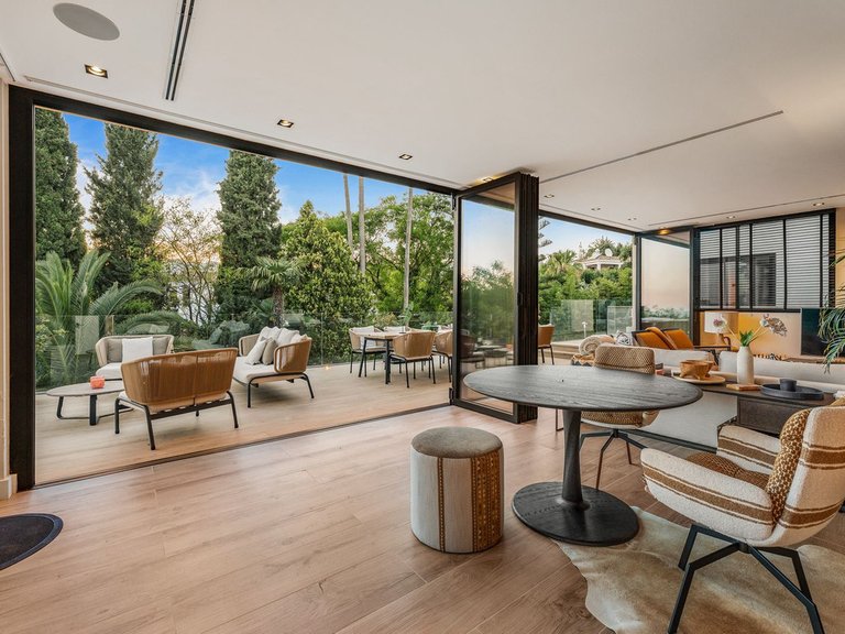 Villa for Sale in El Rosario, Malaga 5
