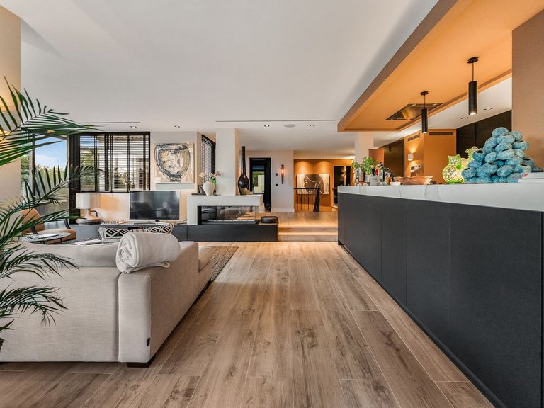 Villa for Sale in El Rosario, Malaga 8