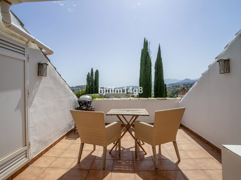 Villa for Sale in Nueva Andalucía, Malaga 13
