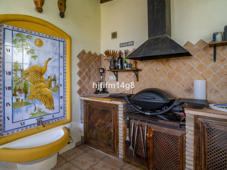 Villa for Sale in Nueva Andalucía, Malaga 21