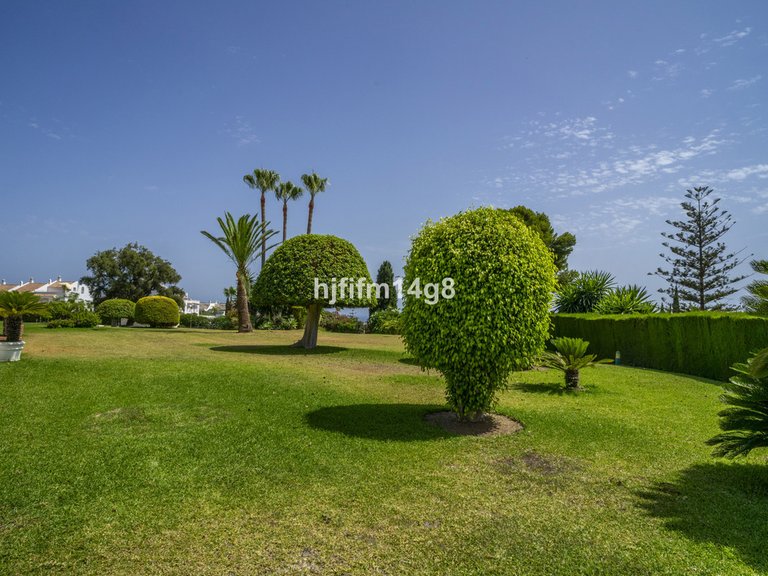 Villa for Sale in Nueva Andalucía, Malaga 26