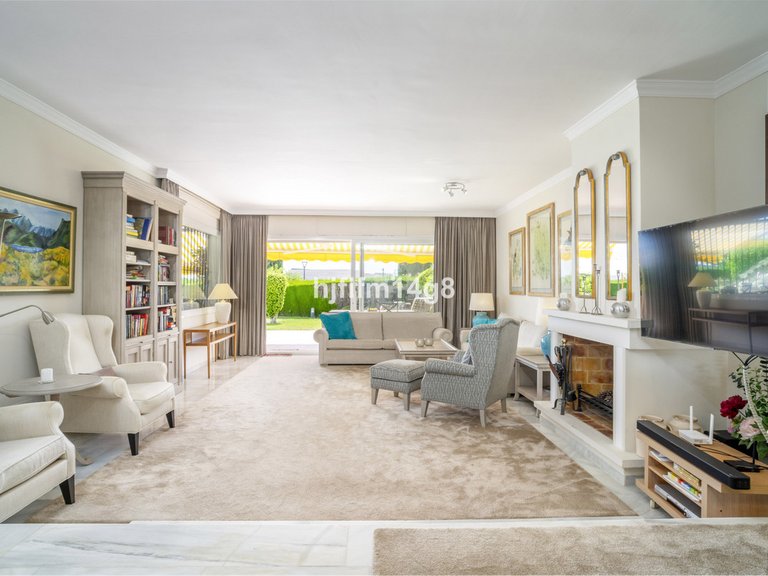 Villa for Sale in Nueva Andalucía, Malaga 4