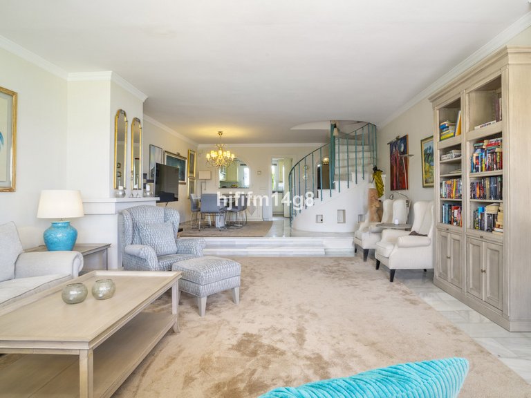 Villa for Sale in Nueva Andalucía, Malaga 5