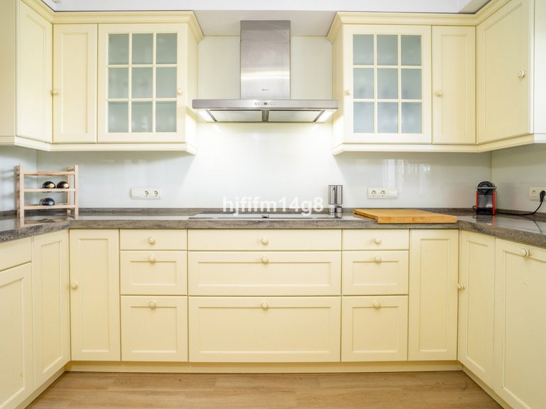 Villa for Sale in Nueva Andalucía, Malaga 9