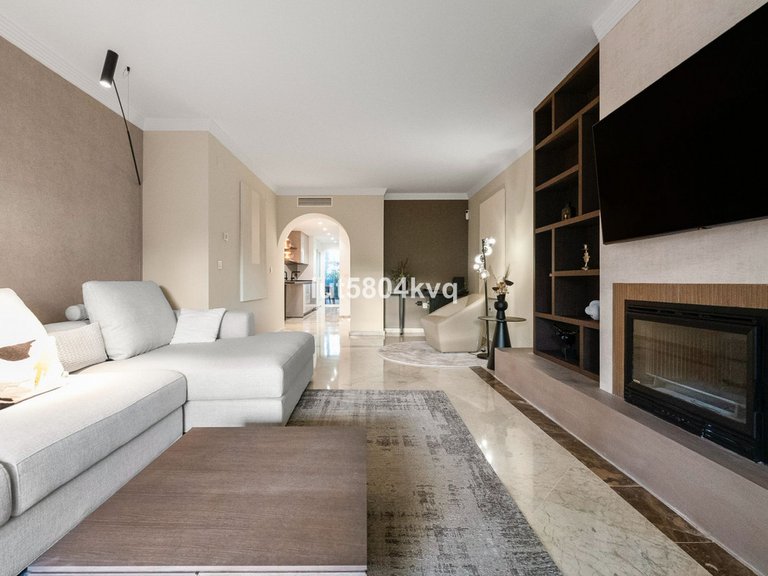 Apartment for Sale in The Golden Mile, Malaga 1