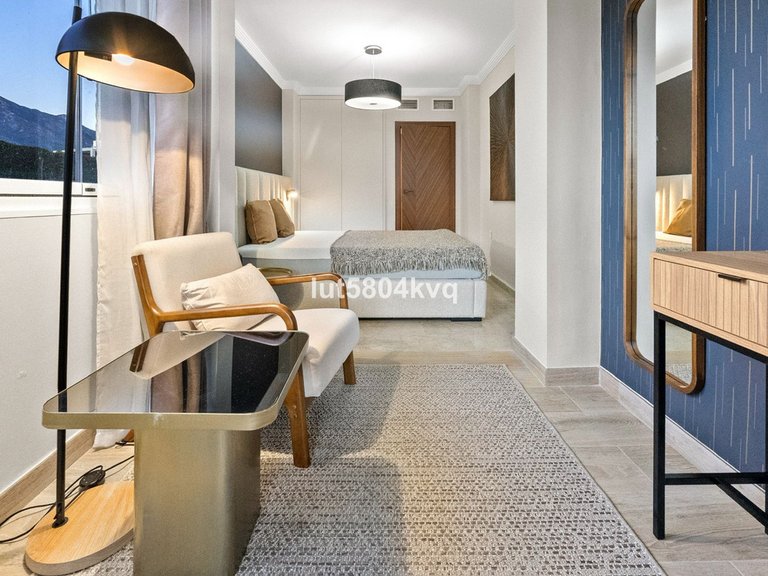 Apartment for Sale in The Golden Mile, Malaga 15