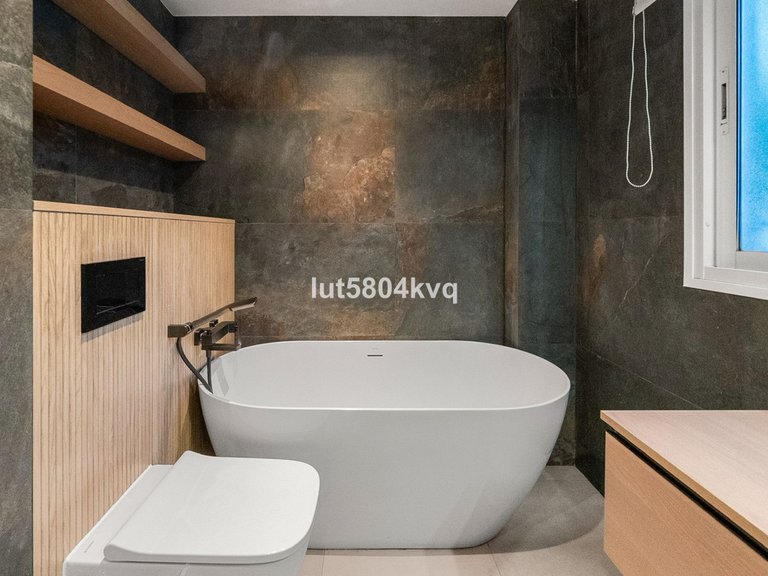 Apartment for Sale in The Golden Mile, Malaga 17