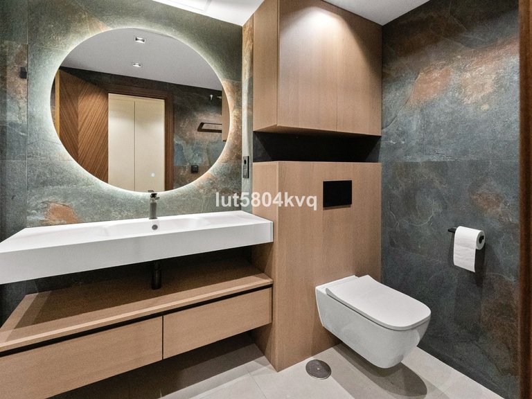 Apartment for Sale in The Golden Mile, Malaga 21
