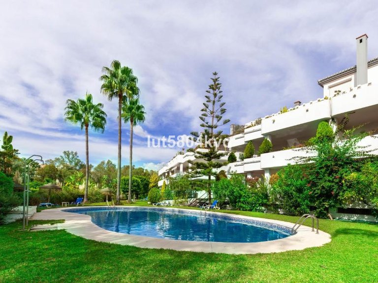 Apartment for Sale in The Golden Mile, Malaga 3