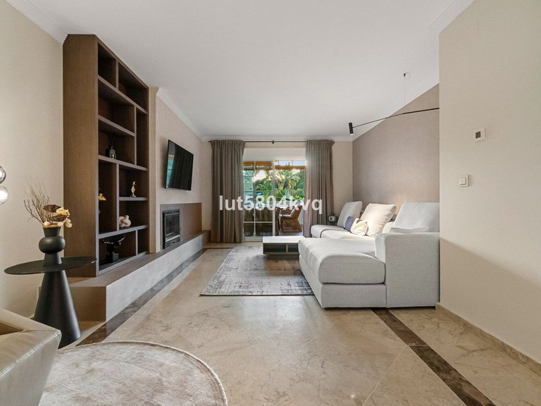 Apartment for Sale in The Golden Mile, Malaga 5
