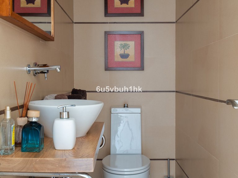 Villa for Sale in Málaga, Malaga 18